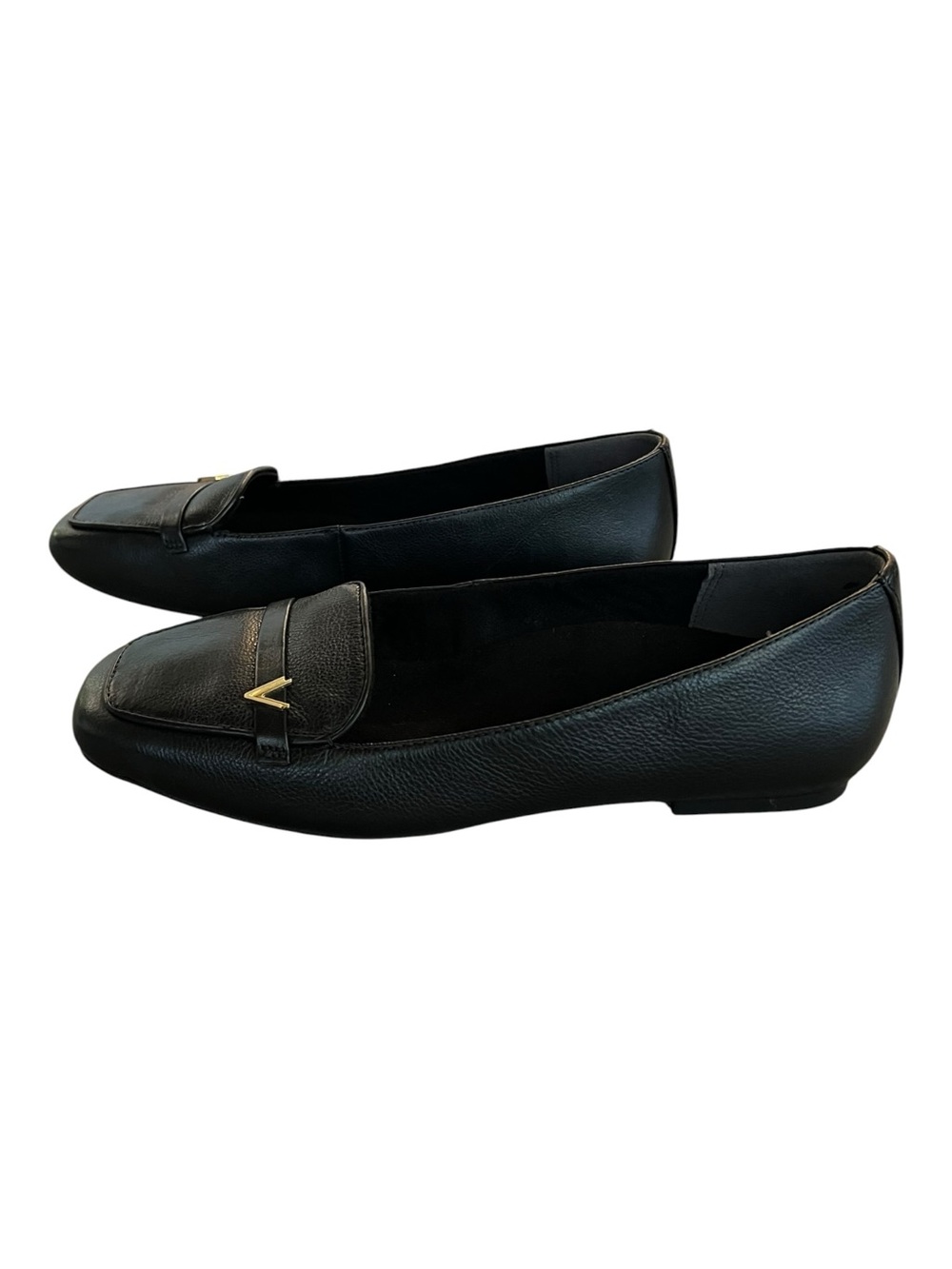Vionic Black Leather Loafers with Gold Accent Women’s Size 8